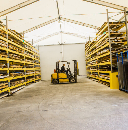 Temporary-industrial-warehouse-for-storing-sheet-metal