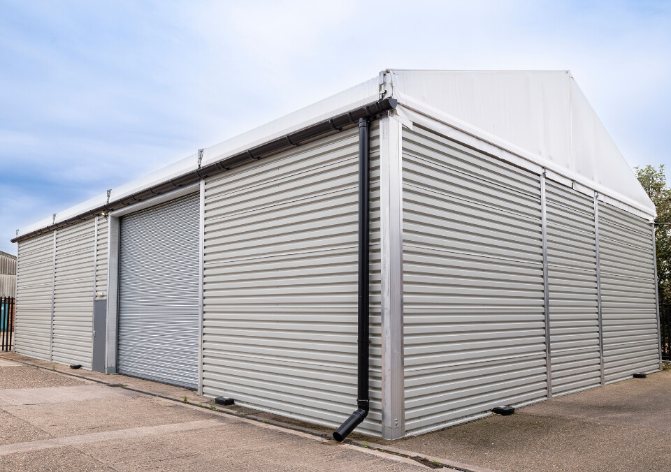 Temporary storage building