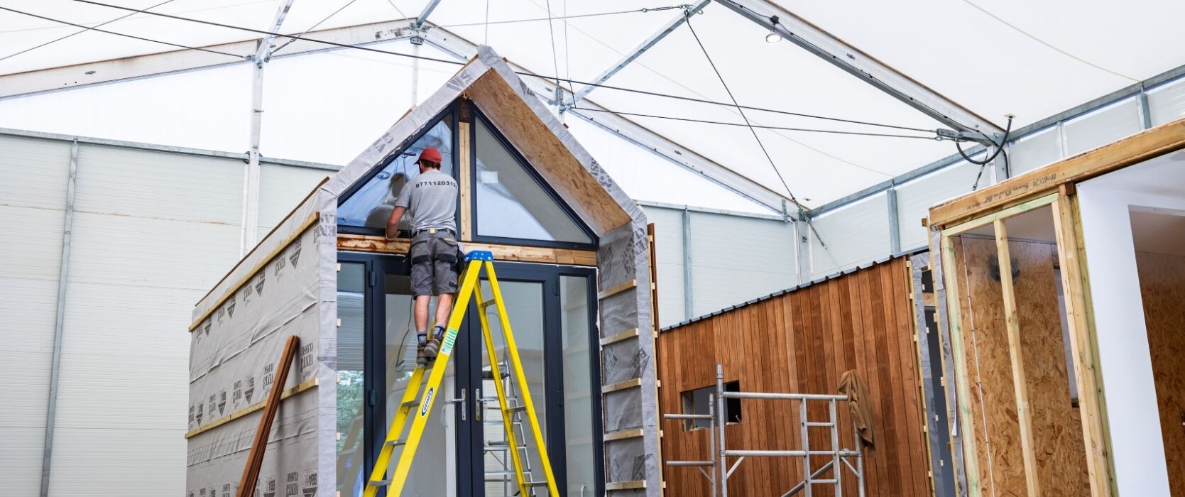 Temporary workshop for manufacturing glamping pods
