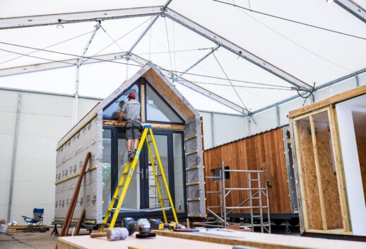 Temporary workshop for manufacturing glamping pods