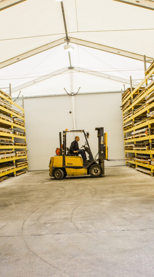 temporary-warehouse-for-storing-sheet-metal