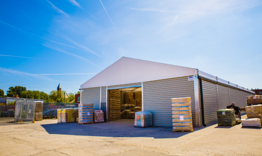 Temporary-warehouse-structure-for-storing-boxes