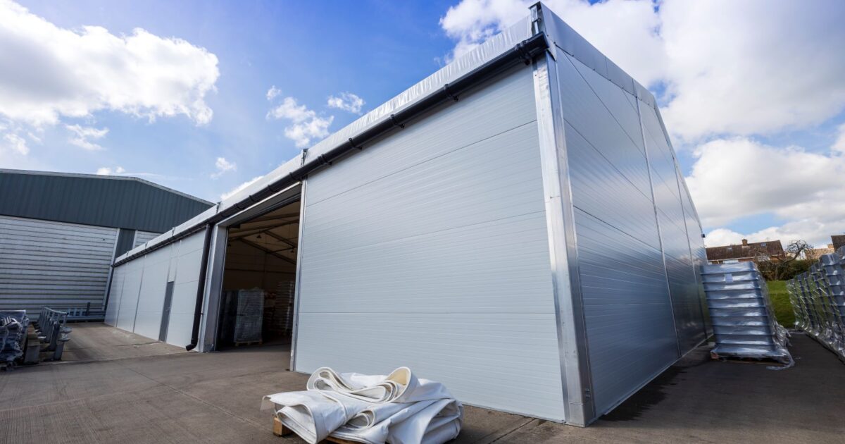 Insulated vs noninsulated temporary warehouses Aganto