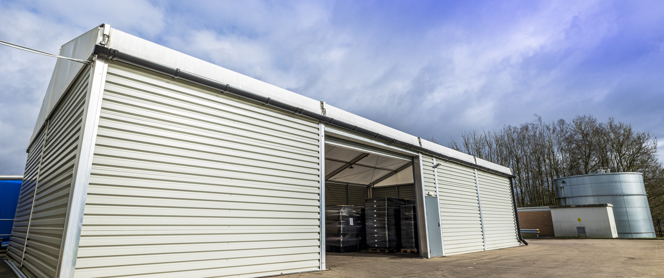 versatile-temporary-warehouse-for-bulk-storage