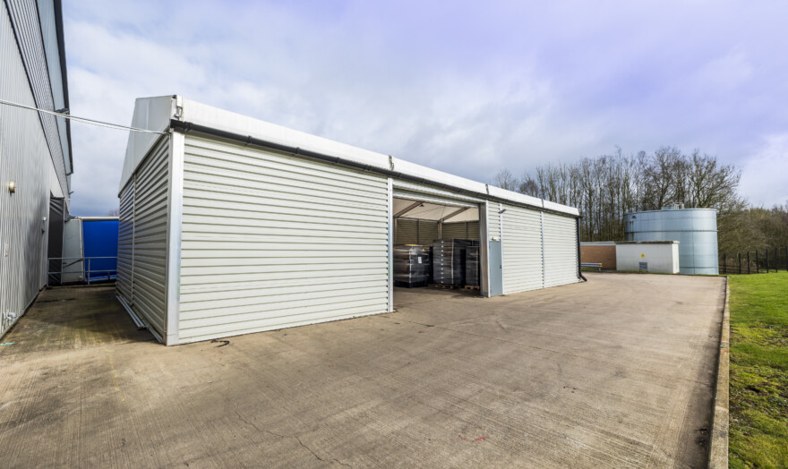 Non-insulated-temporary-warehouse-installed-by-Aganto